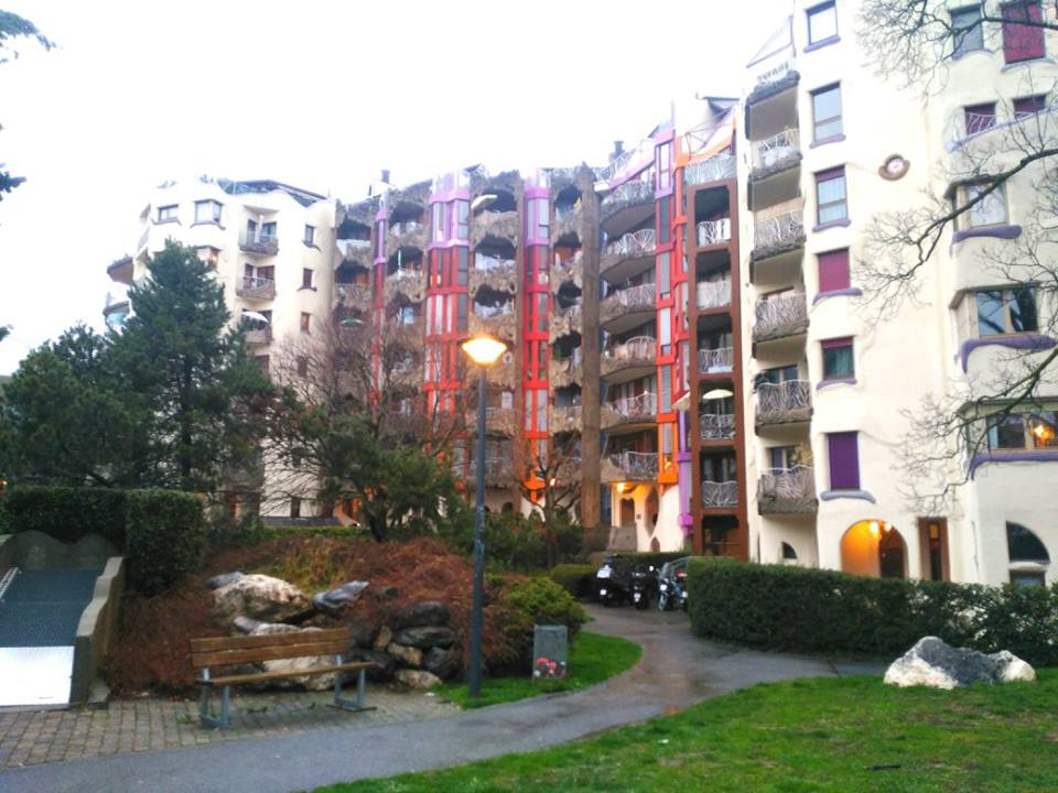 Les Grottes